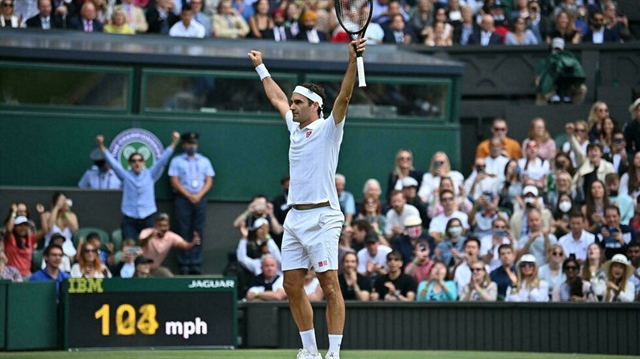 Federer glides into last 16 at Wimbledon Barty polishes up her act

